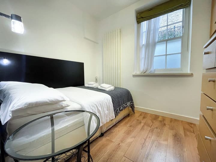Studios 2 Let North Gower