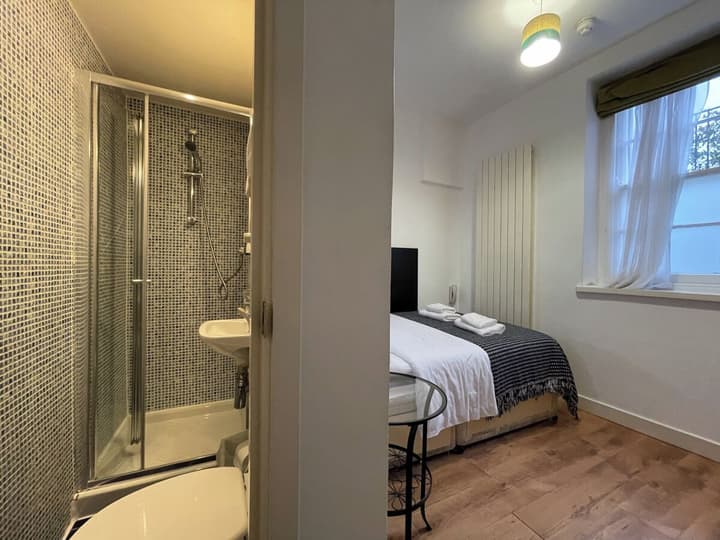 Studios 2 Let North Gower