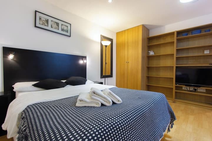 Studios 2 Let North Gower