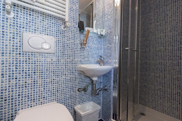 Studios 2 Let North Gower