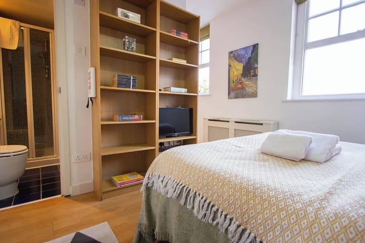 Studios 2 Let North Gower