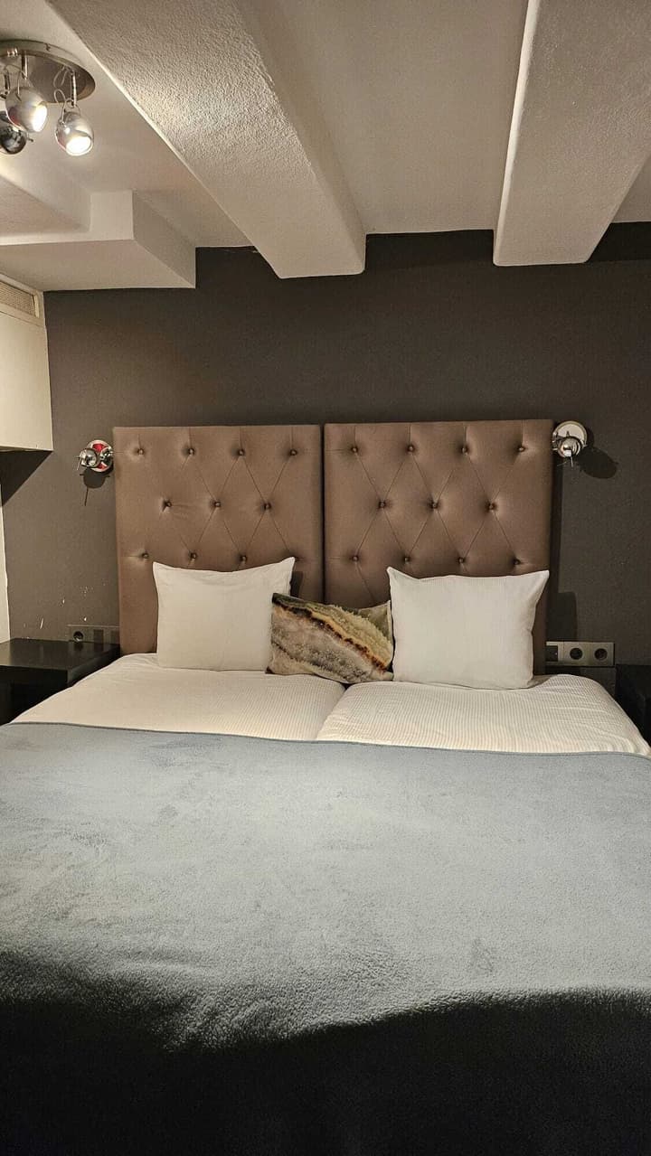 Quentin Leidse Square Hotel