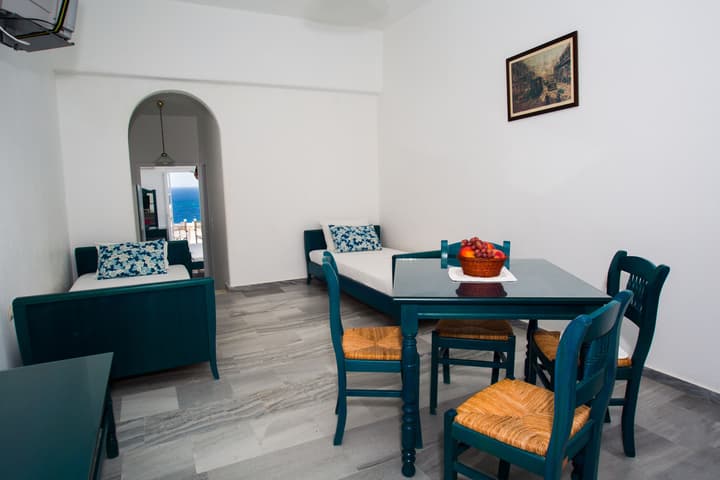 Arkas Inn