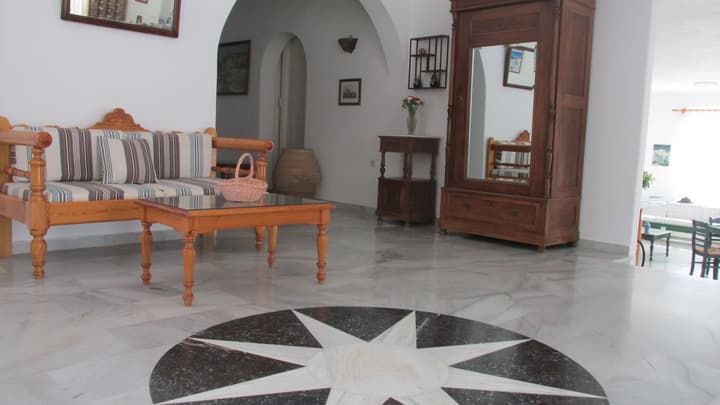 Arkas Inn