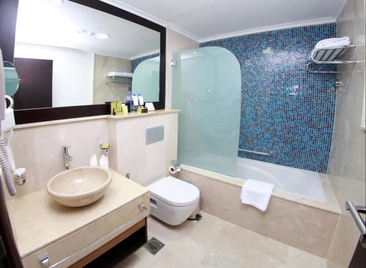ARMADA  AVENUE HOTEL