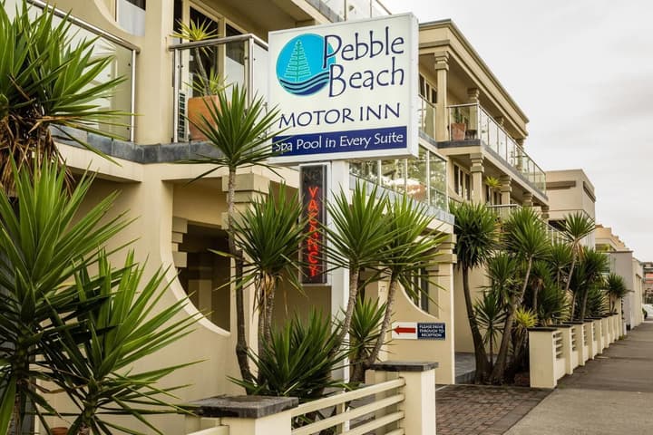 Pebble Beach Motor Inn