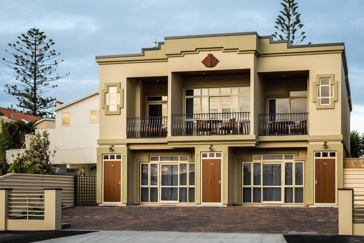 Pebble Beach Motor Inn