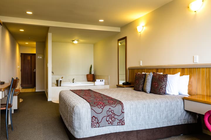 Pebble Beach Motor Inn