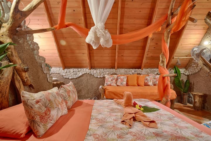 CHALET TROPICAL Hotel & Pool Bar Restaurant