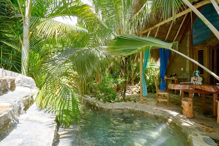 CHALET TROPICAL Hotel & Pool Bar Restaurant