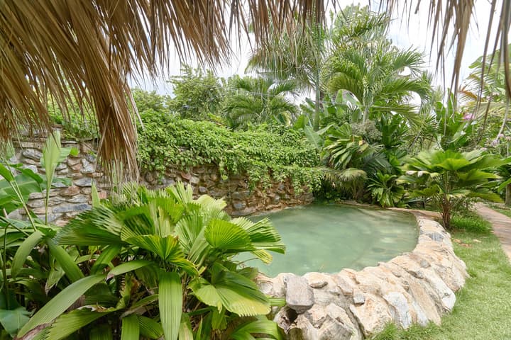 CHALET TROPICAL Hotel & Pool Bar Restaurant