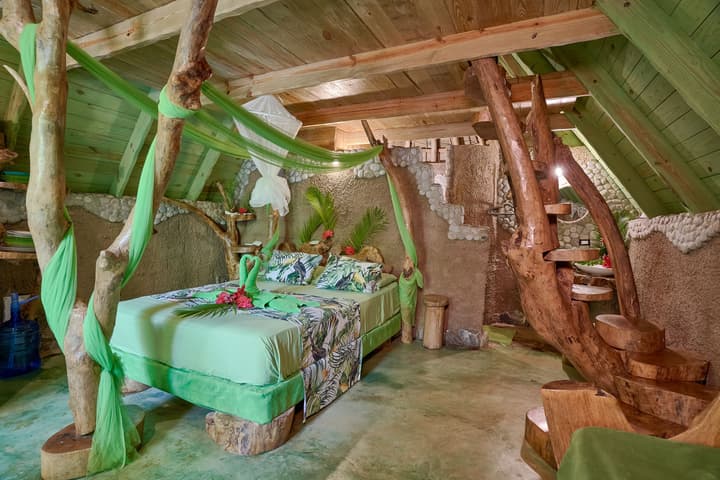 CHALET TROPICAL Hotel & Pool Bar Restaurant