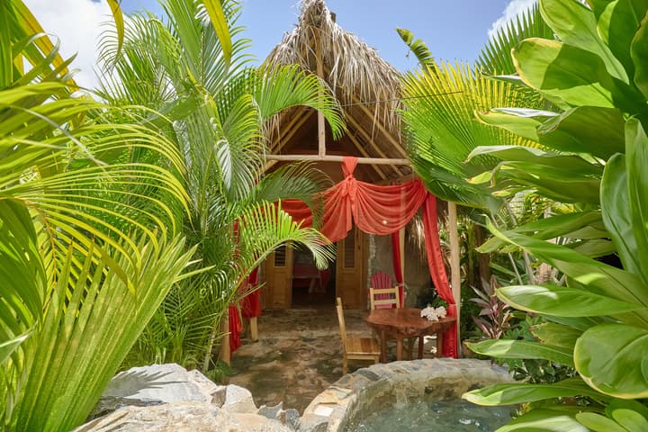 CHALET TROPICAL Hotel & Pool Bar Restaurant
