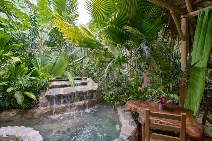 CHALET TROPICAL Hotel & Pool Bar Restaurant