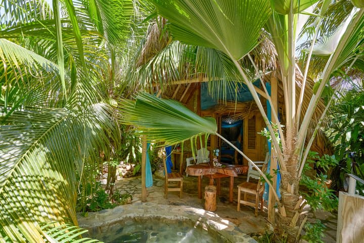 CHALET TROPICAL Hotel & Pool Bar Restaurant