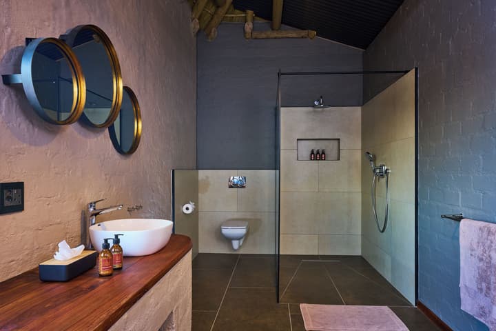 Desert Homestead Lodge l Ondili