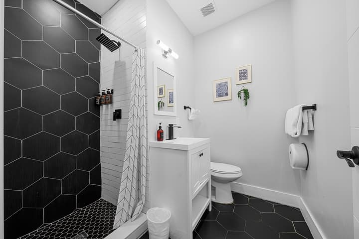 Nine20 Collins Apartments by Lowkl