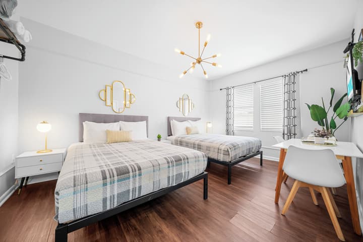 Nine20 Collins Apartments by Lowkl