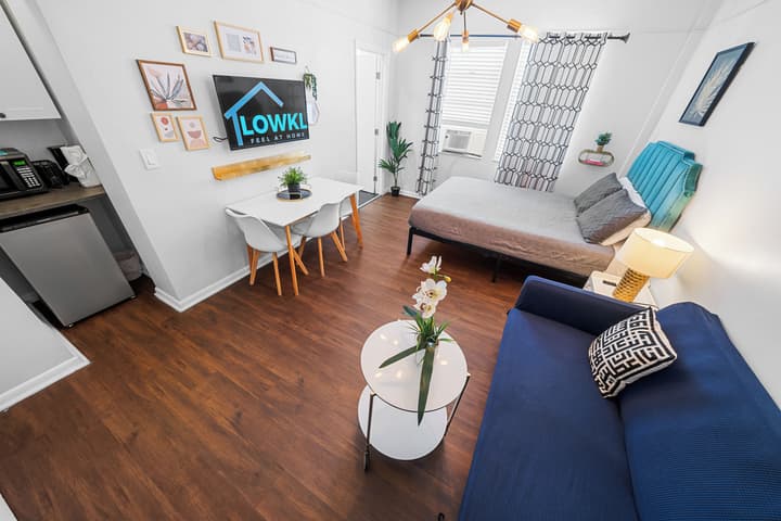 Nine20 Collins Apartments by Lowkl