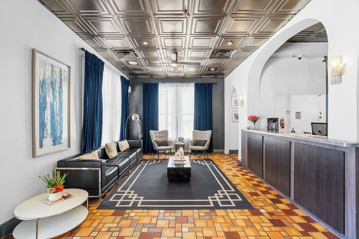 Nine20 Collins Apartments by Lowkl