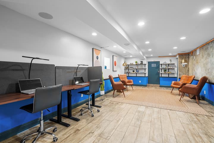 Nine20 Collins Apartments by Lowkl