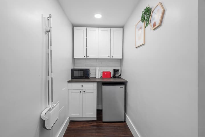 Nine20 Collins Apartments by Lowkl