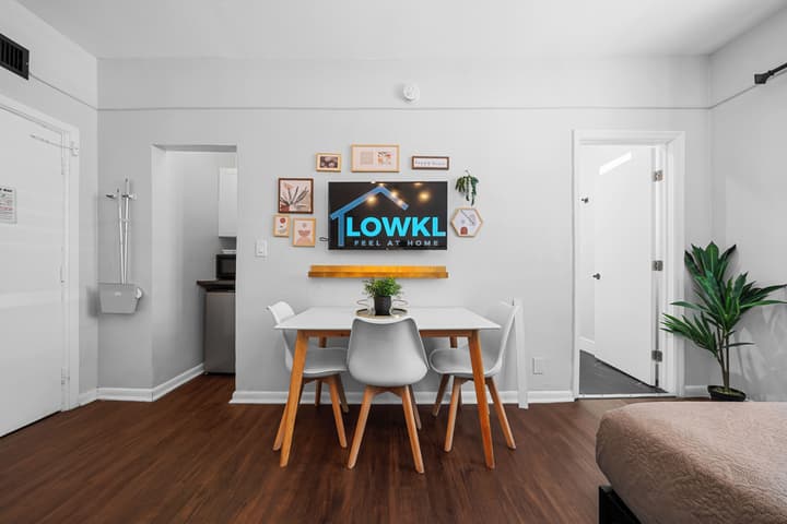 Nine20 Collins Apartments by Lowkl