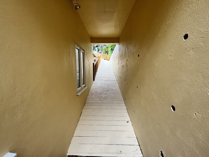 Labrolette Bay-villa-sleeps 8-pool-parking