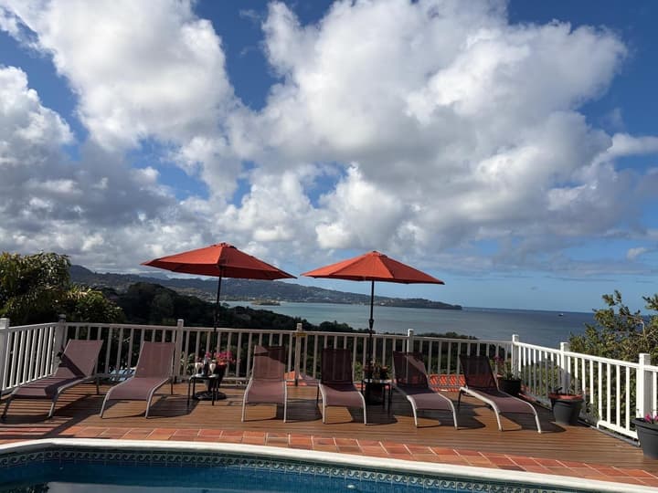 Labrolette Bay-villa-sleeps 8-pool-parking