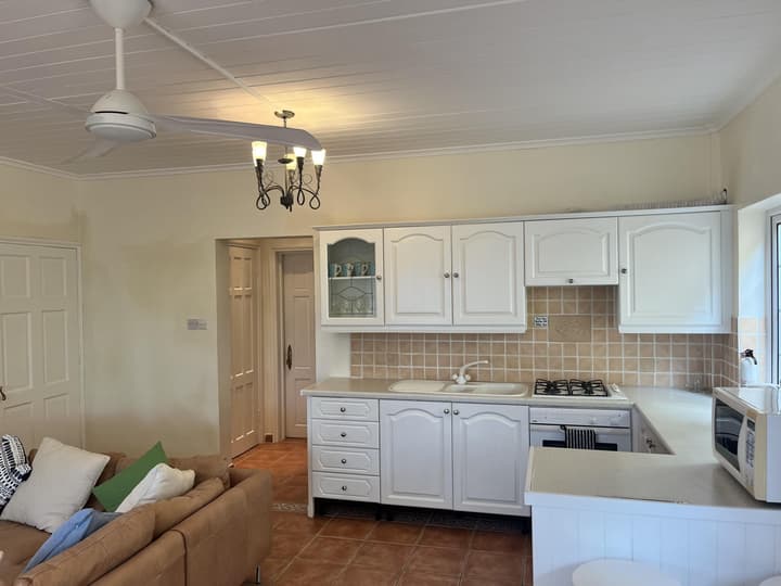 Labrolette Bay-villa-sleeps 8-pool-parking