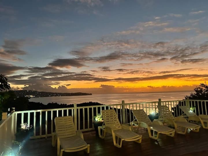 Labrolette Bay-villa-sleeps 8-pool-parking