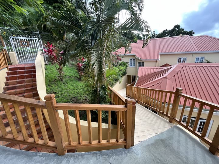 Labrolette Bay-villa-sleeps 8-pool-parking