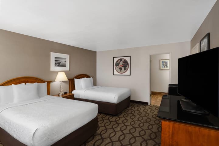 Ramada Bayside Inn & Suites Eureka