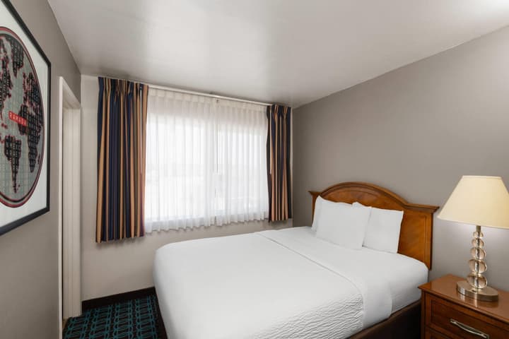 Ramada Bayside Inn & Suites Eureka