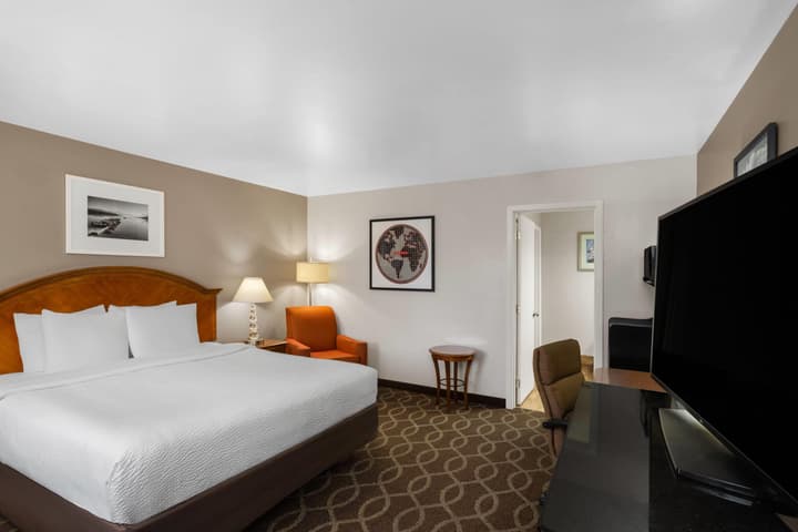 Ramada Bayside Inn & Suites Eureka