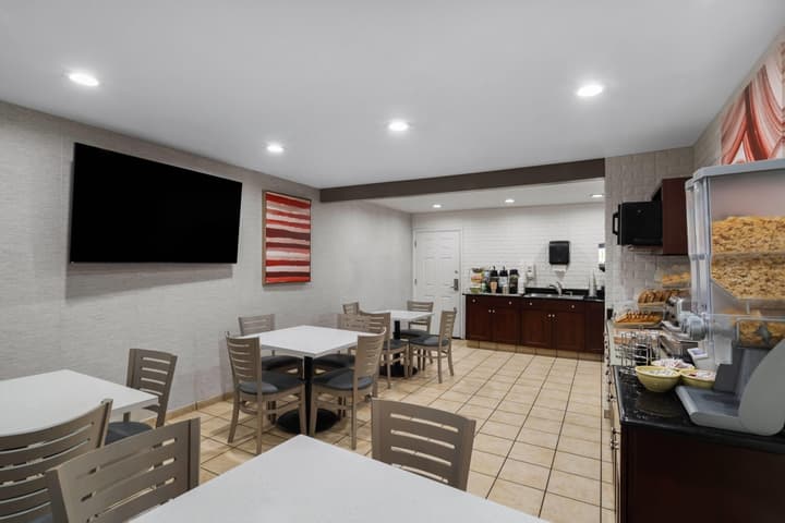 Ramada Bayside Inn & Suites Eureka