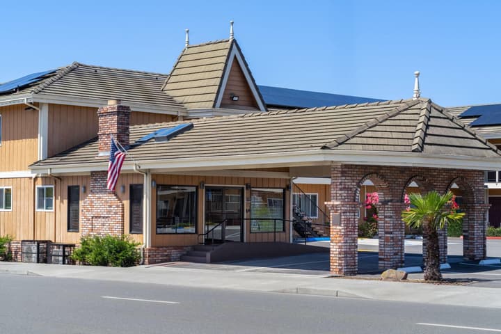Ramada Bayside Inn & Suites Eureka