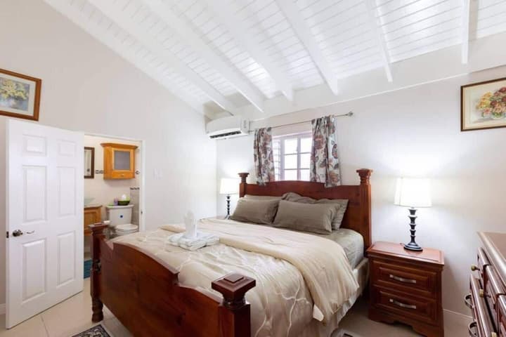 Loft - Sleeps 4 - Parking - Balcony
