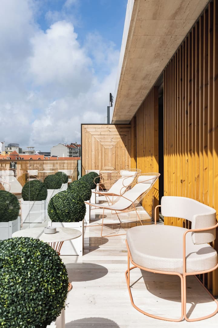 Luster Hotel