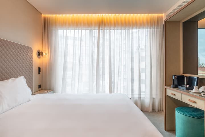 Luster Hotel