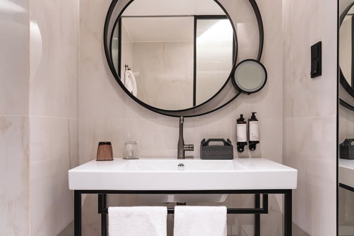 Luster Hotel