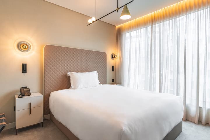 Luster Hotel