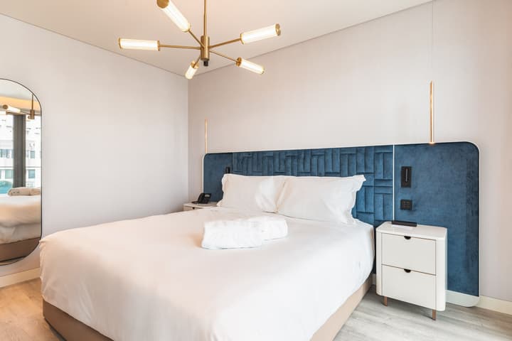 Luster Hotel