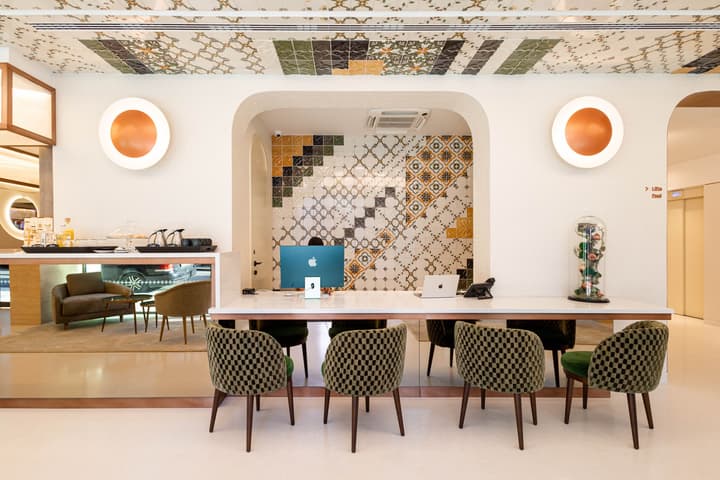 Luster Hotel