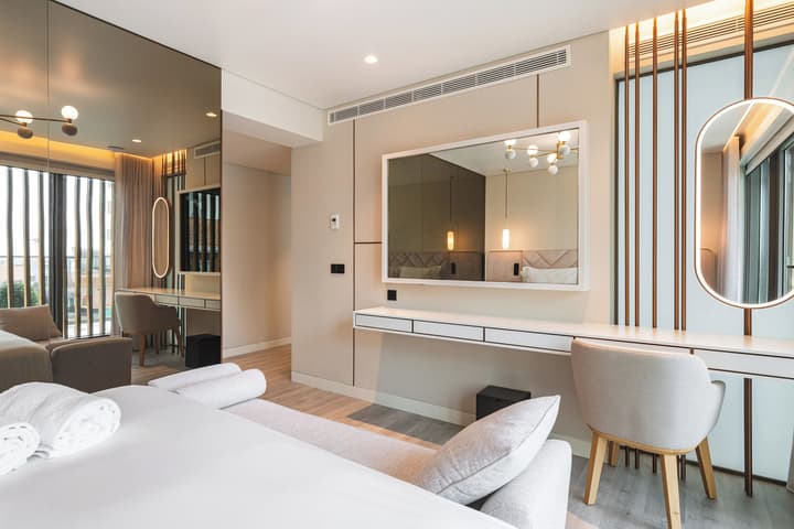 Luster Hotel