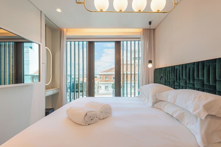 Luster Hotel