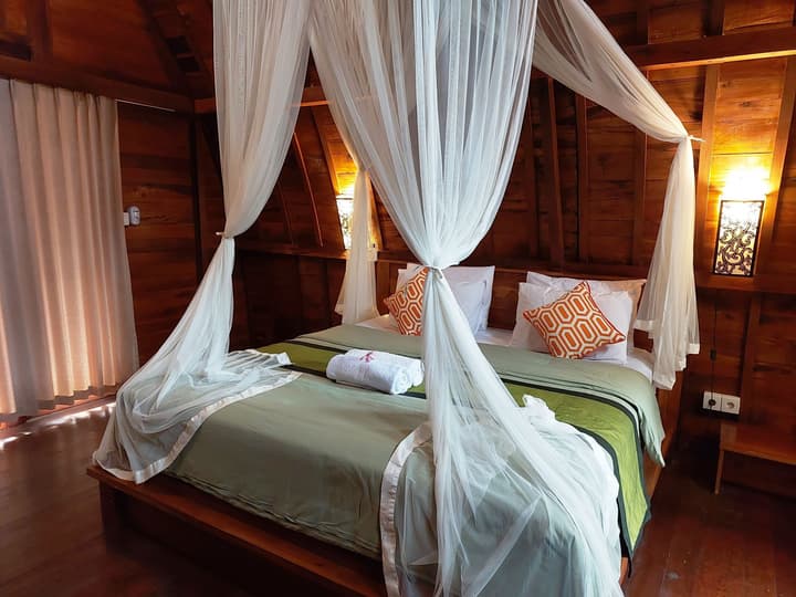 Shivananda Antique Villas by EPS