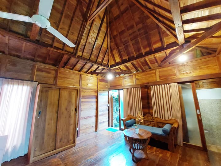 Shivananda Antique Villas by EPS