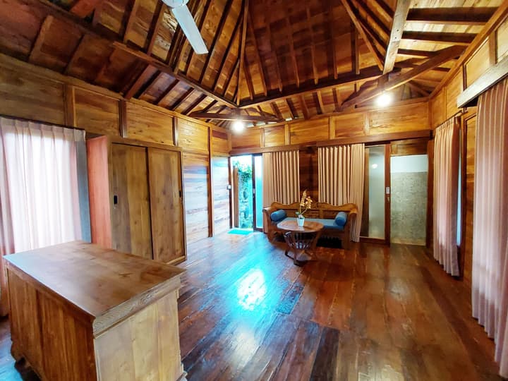 Shivananda Antique Villas by EPS