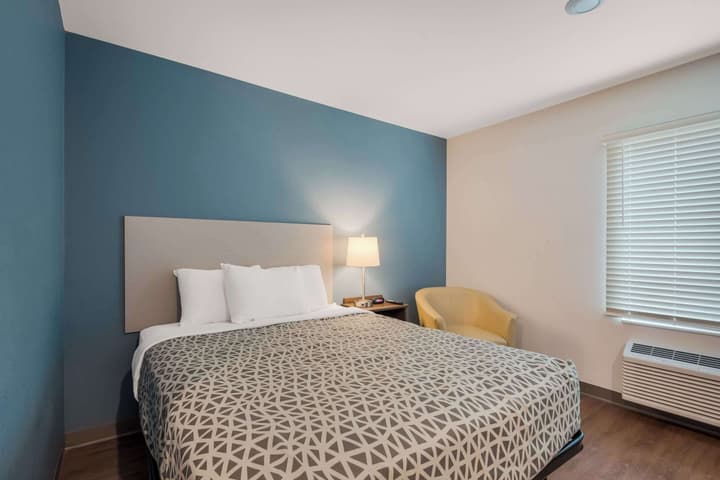 WoodSpring Suites Bellflower - Los Angeles